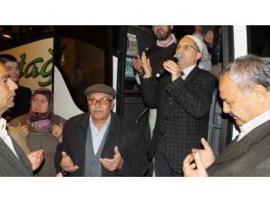 Burhaniye’de 43 Umreci Coşkulu Törenle Uğurlandı