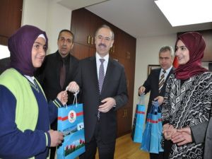 Vali Büyükersoy’dan Başarılı Öğrencilere Ödül