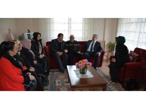 Yaşlı Ve Hastalar Baran’dan Moral Buldu