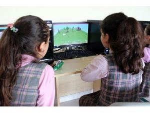 YTÜ’de “Haydi Kızlar Yazılıma” Projesi