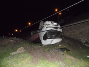 Adıyaman’da Tır Şarampole Uçtu: 1 Yaralı