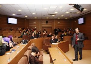 Büyükşehir Personeline Empatik İletişim Semineri Verildi