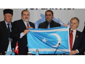 Kırımoğlu’na Türkmen Bayrağı