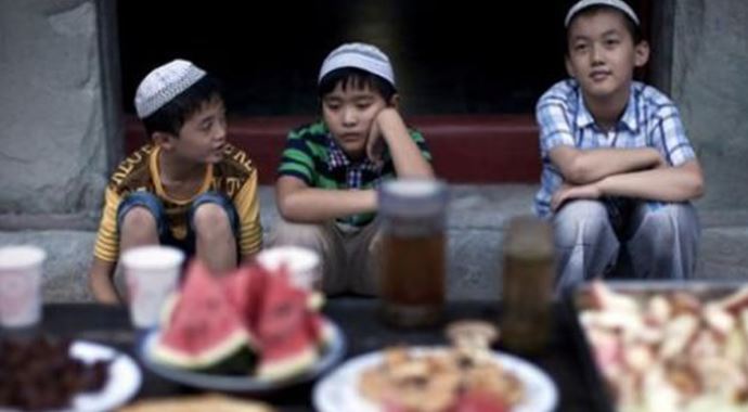 Kızıl Zulüm Çin Uygur Müslümanları'na Oruç Yasağı Getirdi!