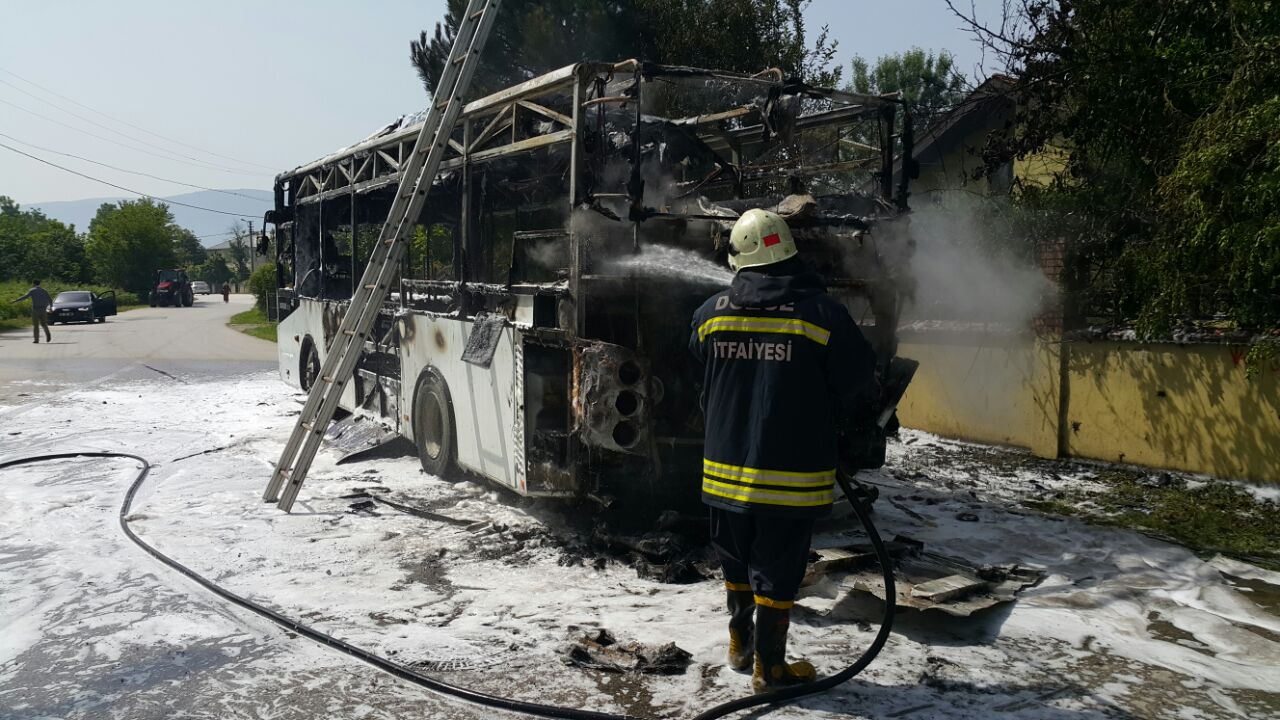 Halk otobüsü küle döndü