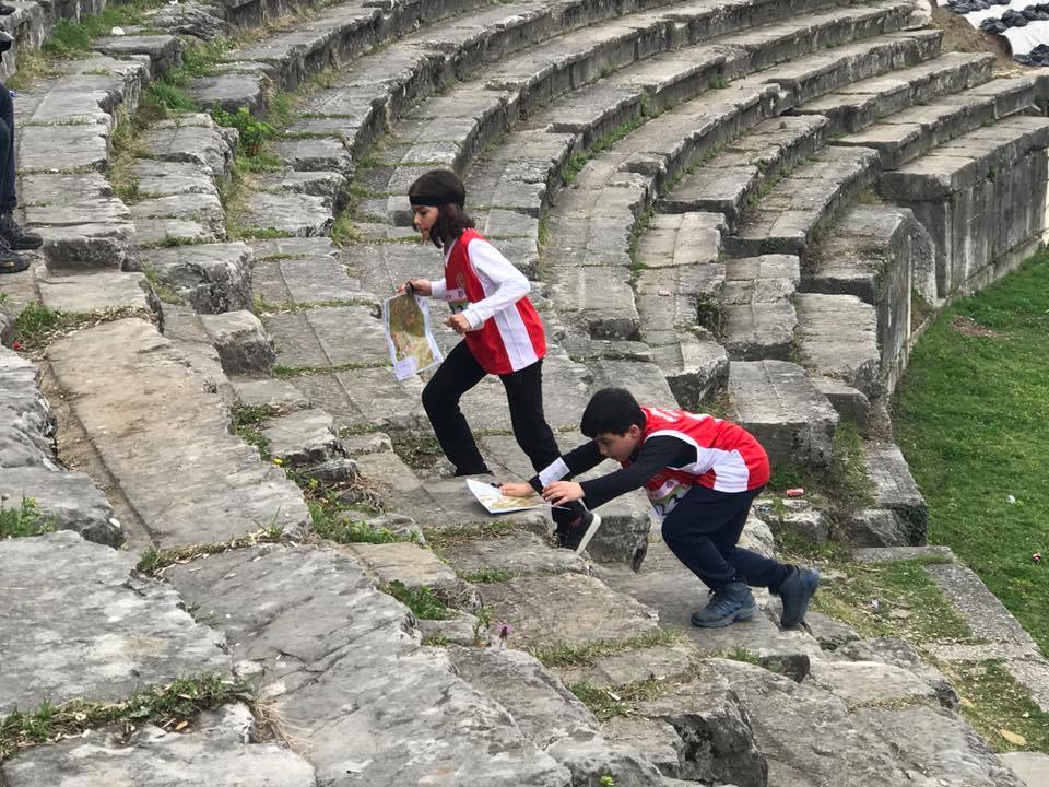 Yönlerini bulmak için mücadele ettiler