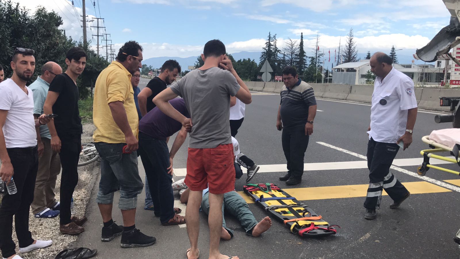 BİSİKLETTEN SÜRERKEN YUVARLANDI