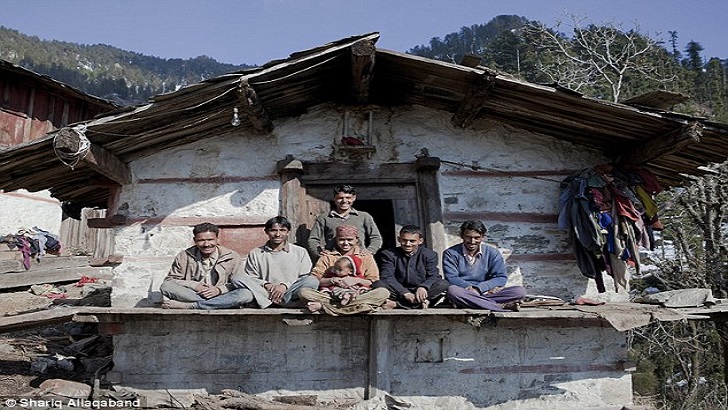 BU KADININ 5 KOCASI VAR 5’İDE KARDEŞ VE AYNI YERDE YAŞIYORLAR İŞTE ŞOK EDEN OLAY