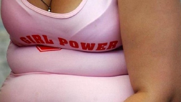 ADAM, UÇAKTA YANINDA OTURAN KADINDAN BAŞTA İĞRENDİ. 2 SAAT SONRA FİKRİ BAKINIZ NASIL DEĞİŞTİ