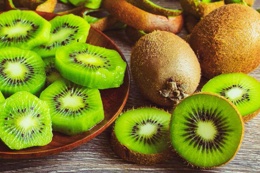 KABUKLARIYLA TÜKETİLDİĞİNDE KANSERLE SAVAŞIYOR