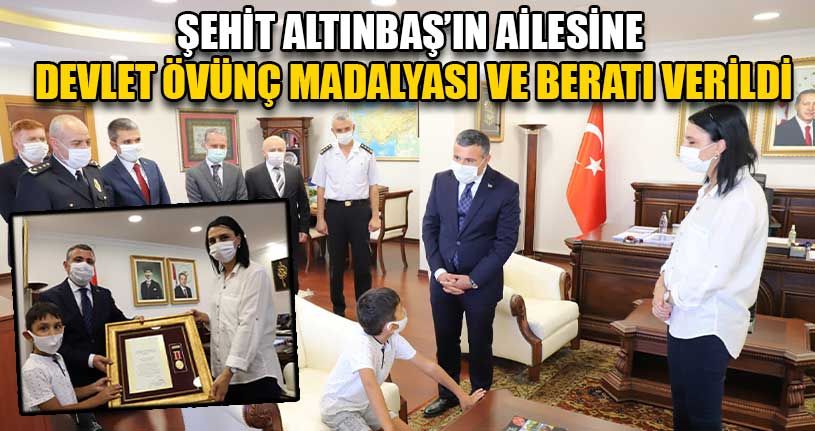 Devlet Övünç Madalyası Ve Beratı Şehidin Eşine Verildi