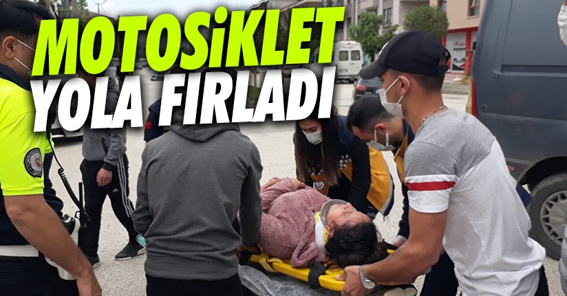 Motosiklet minibüse çarptı: 1 yaralı