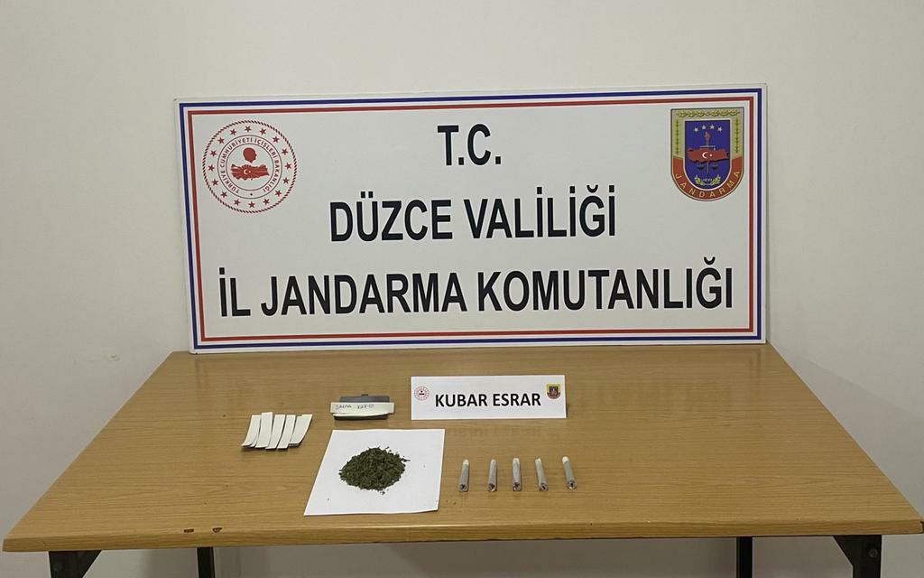 Çikolata kutusundan uyuşturucu çıktı