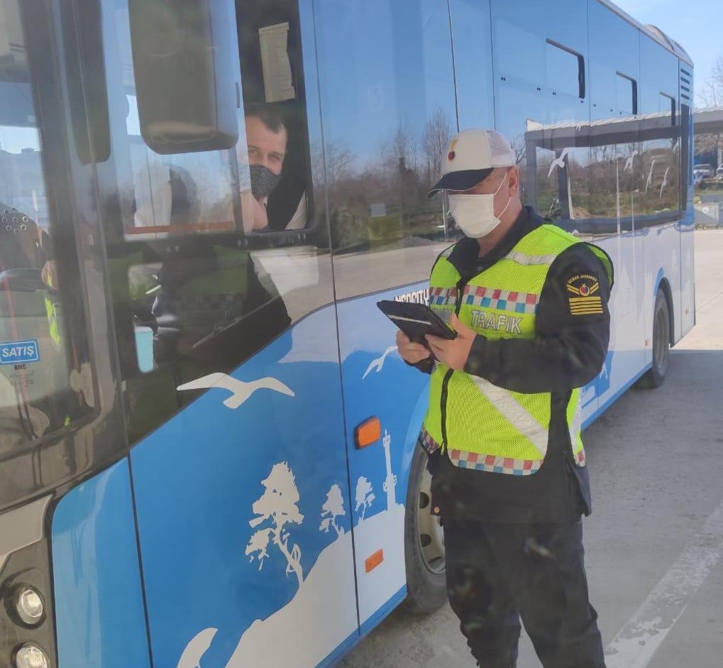 Jandarmadan toplu taşıma araçlarına denetim