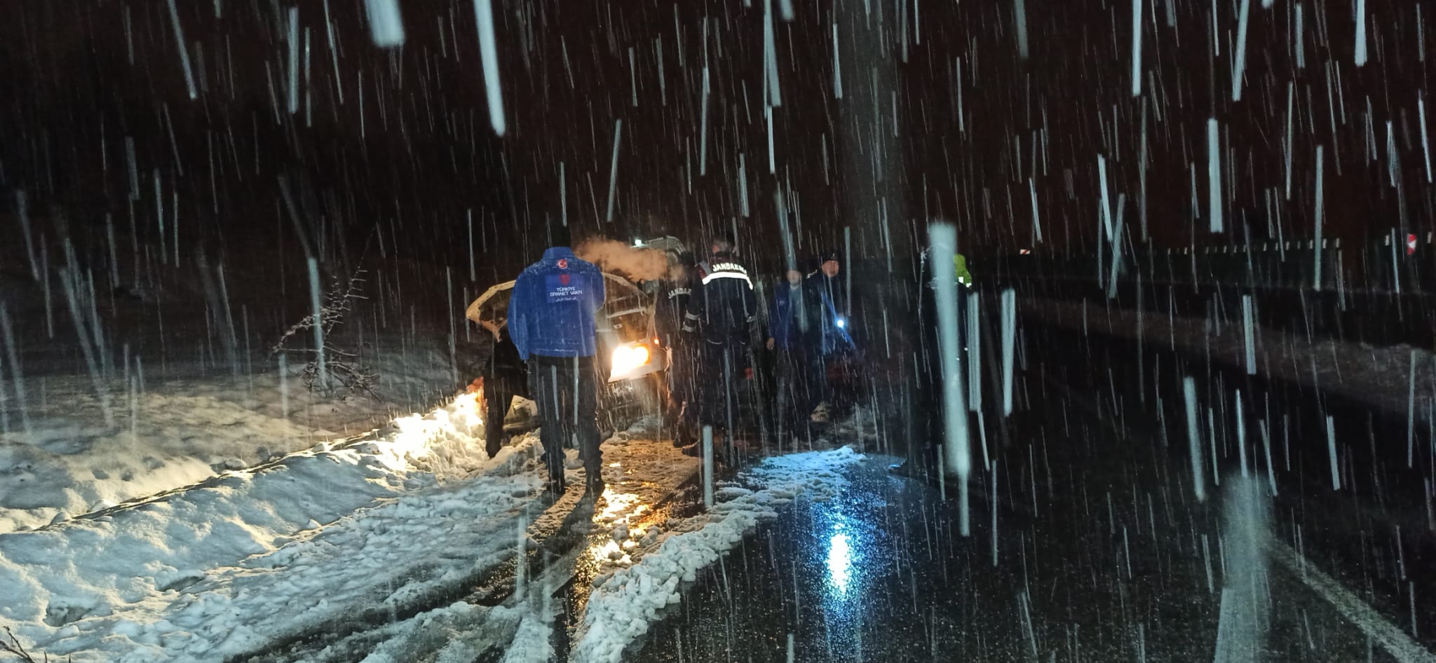 Bolu Dağı Düzce kesiminde kar yağışı başladı