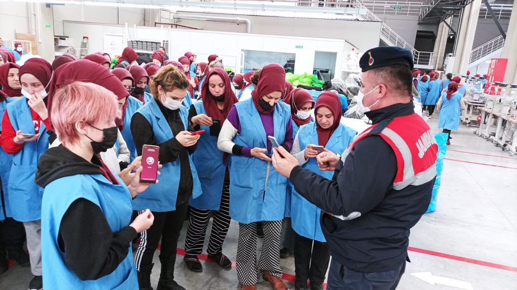 Jandarma ekipleri 246 kadına KADES’i anlattı