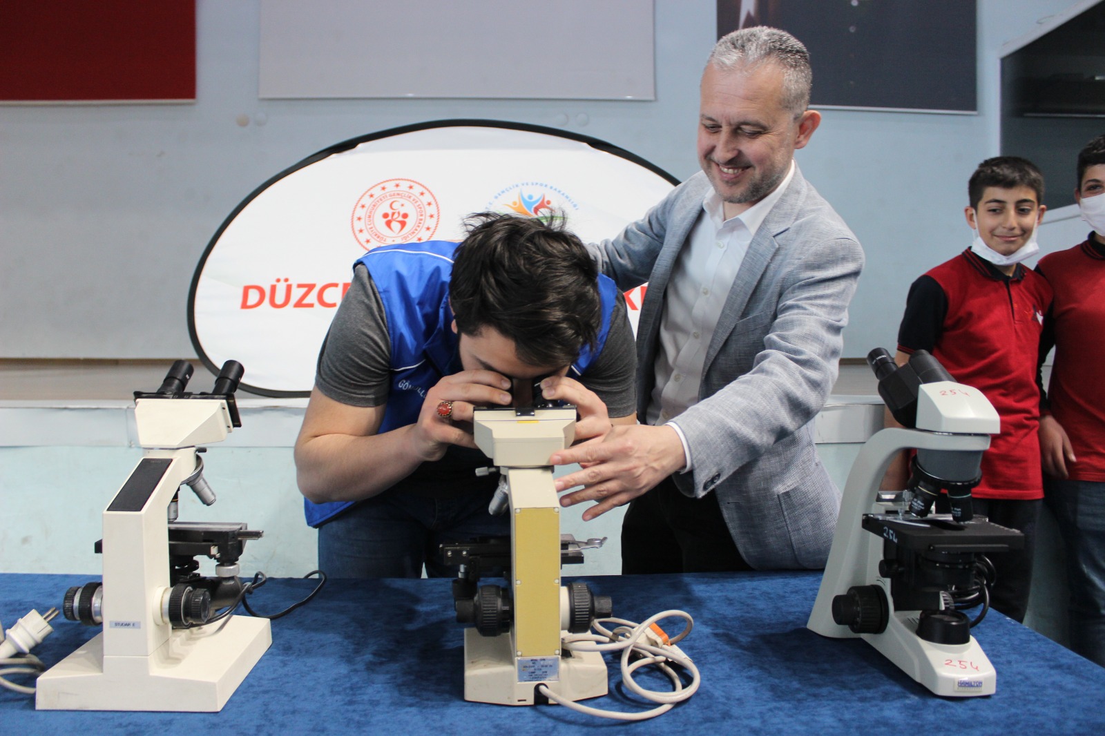 Sağlık Müdürlüğünden gençlere hediye