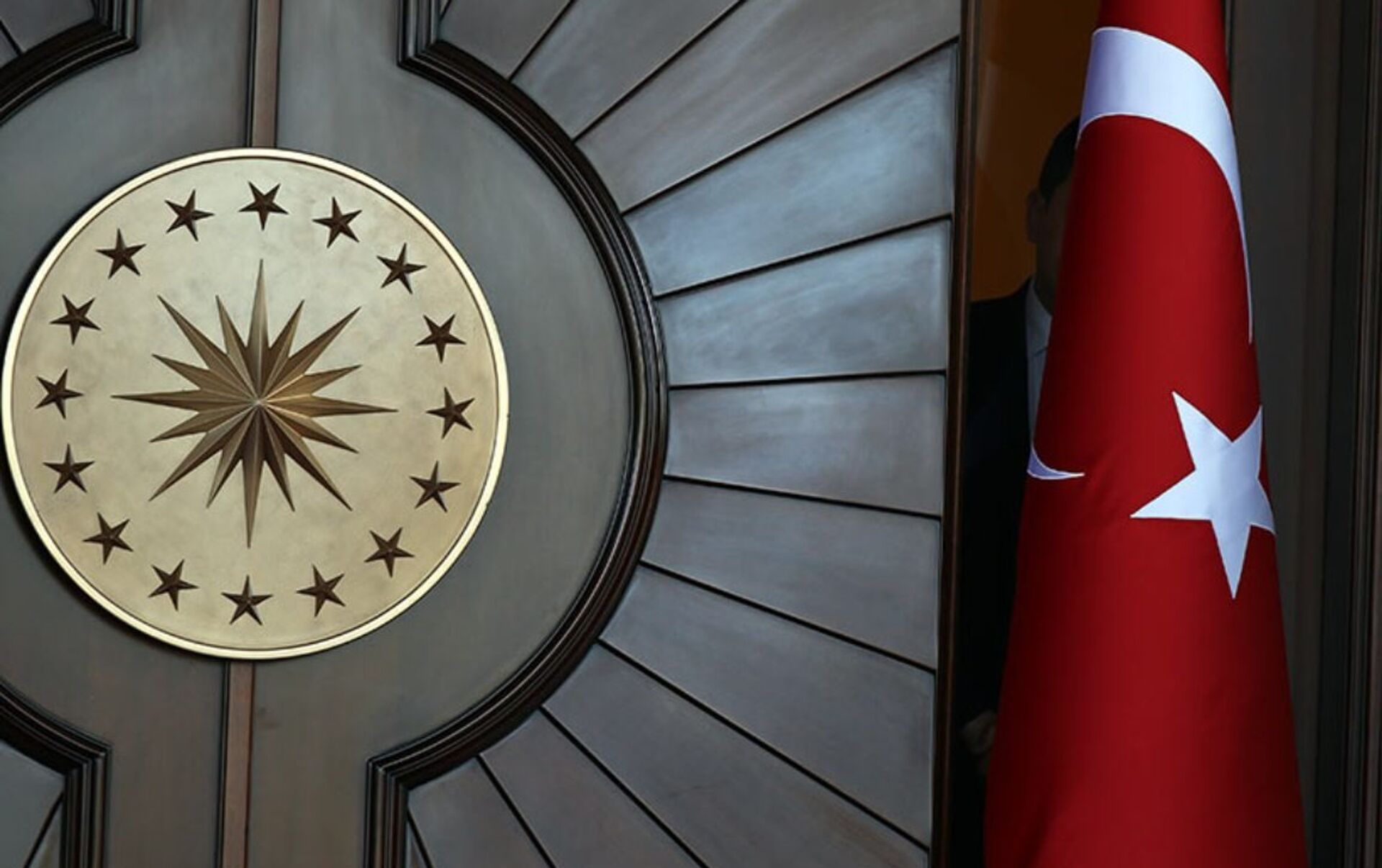 10 ilin valisi yer değiştirdi