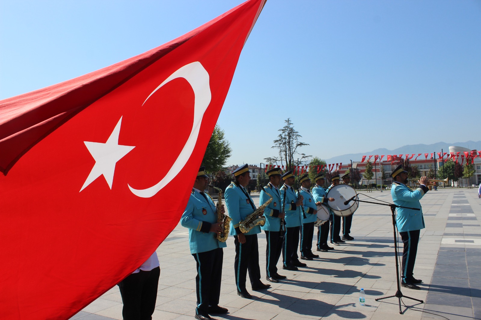 Gençlik Haftası Çelenk Sunumu İle Başladı