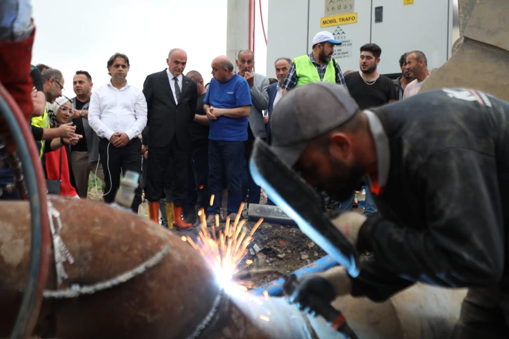 72 saat hiç durmadan çalışarak Düzce’ye su vermek için çalıştılar