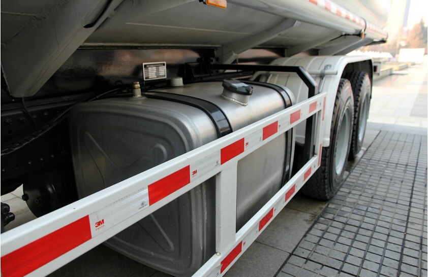 12 bin liralık mazotu çaldılar