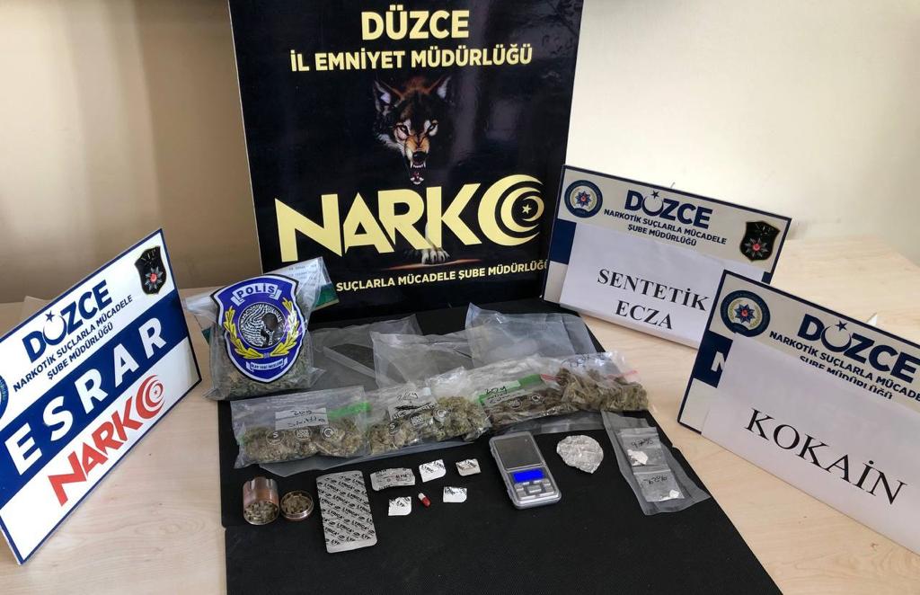 Uyuşturucu Getirirken Yakalandı