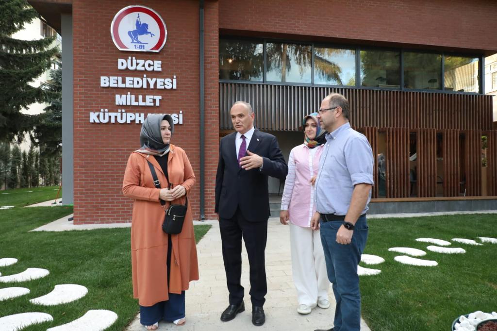 ATIL BİNADAN, BUTİK KÜTÜPHANEYE