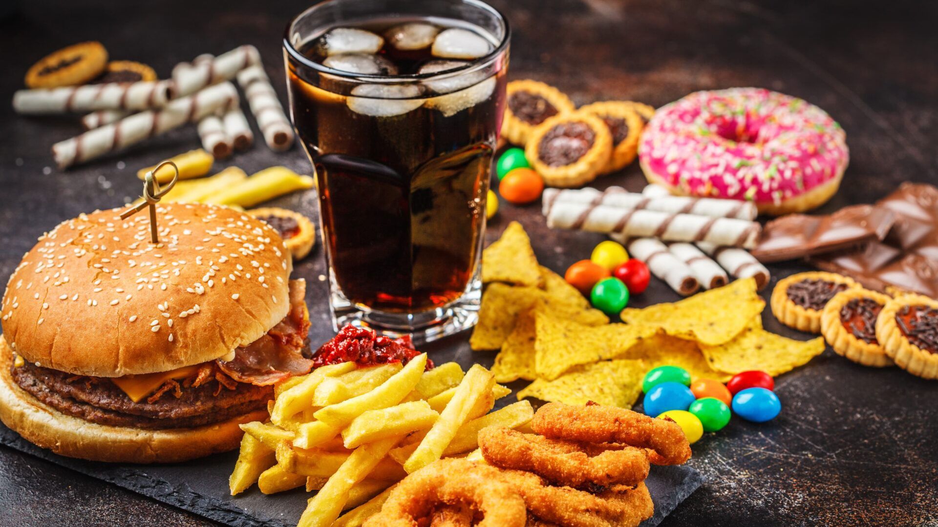 Fast food tarzı beslenme hastalıkları tetikliyor