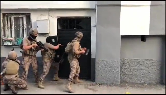 354 tabanca, 7 uzun namlulu silah, 93 tüfek ele geçirildi