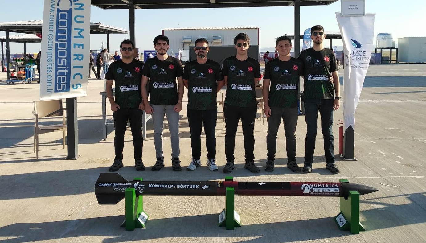 DÜZCE ÜNİVERSİTESİ ROKETLEDİ