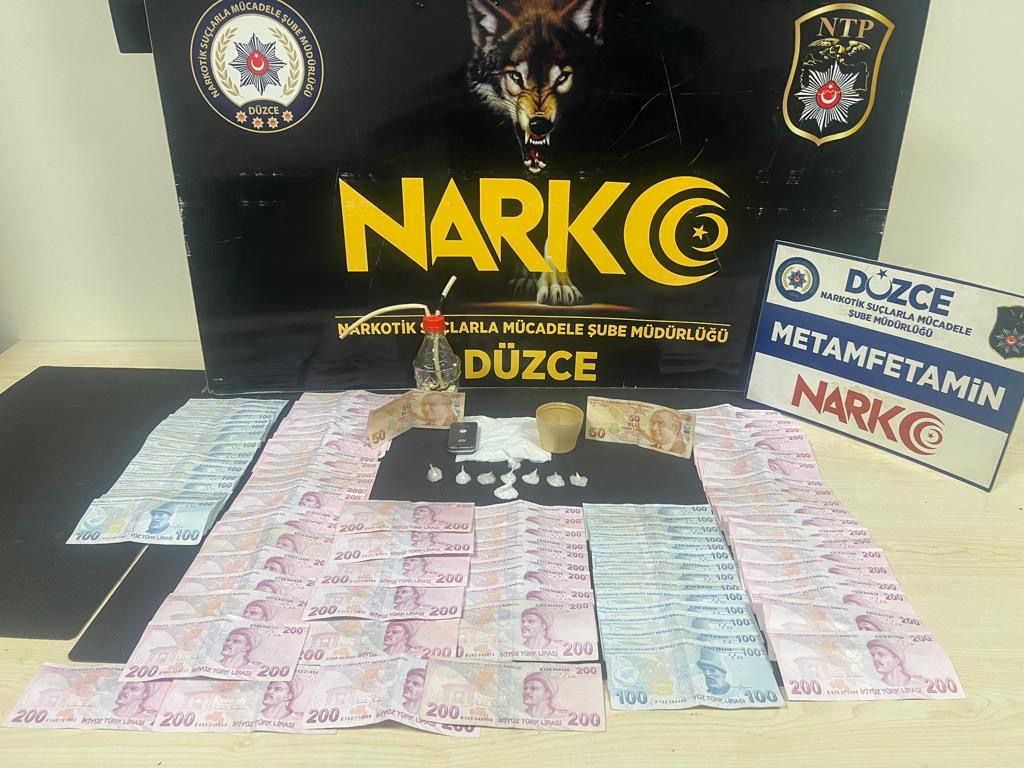 BAŞSAVCI UYUŞTURUCU SATICILARINA NEFES ALDIRMIYOR