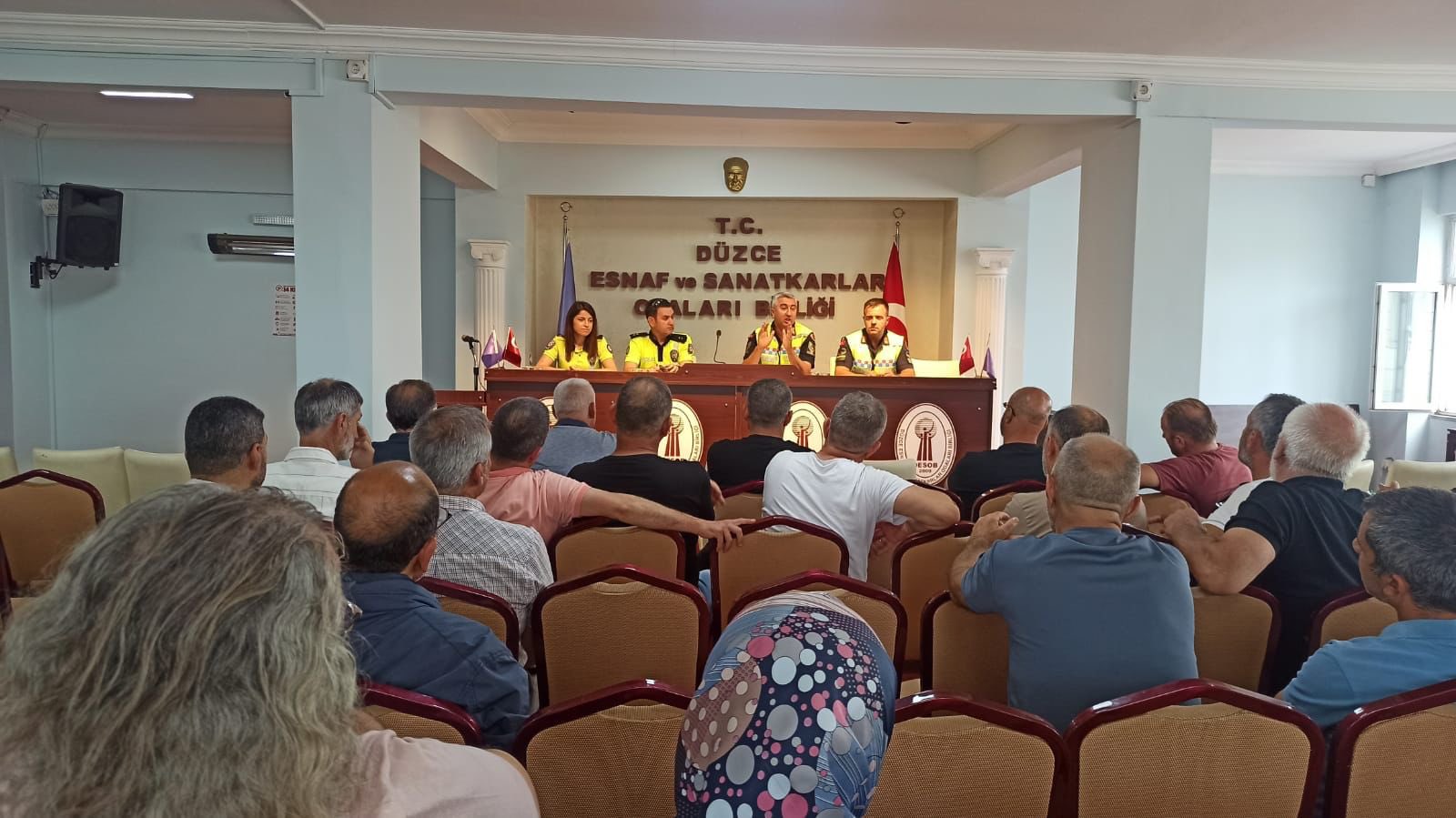 SERVİS SÜRÜCÜLERİ BİLGİLENDİRİLDİ