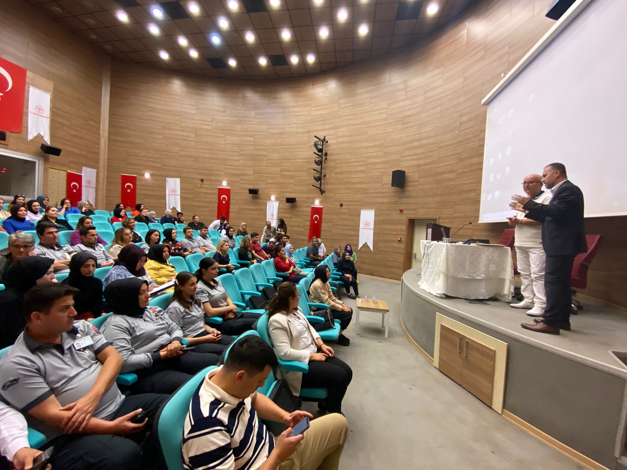 SAĞLIK PERSONELİNE İLETİŞİM EĞİTİMİ