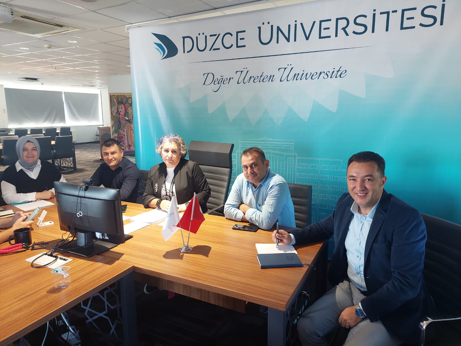 YENİ ÖĞRENCİLERİ BİLGİLENDİRDİLER