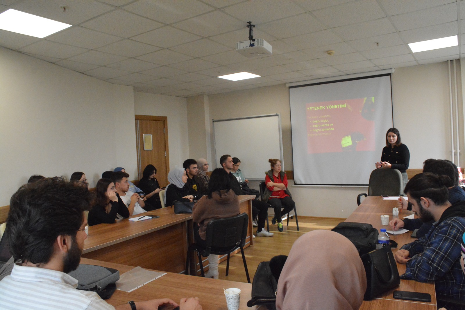 KENDİNİ TANI, ÖZÜNÜ KEŞFET