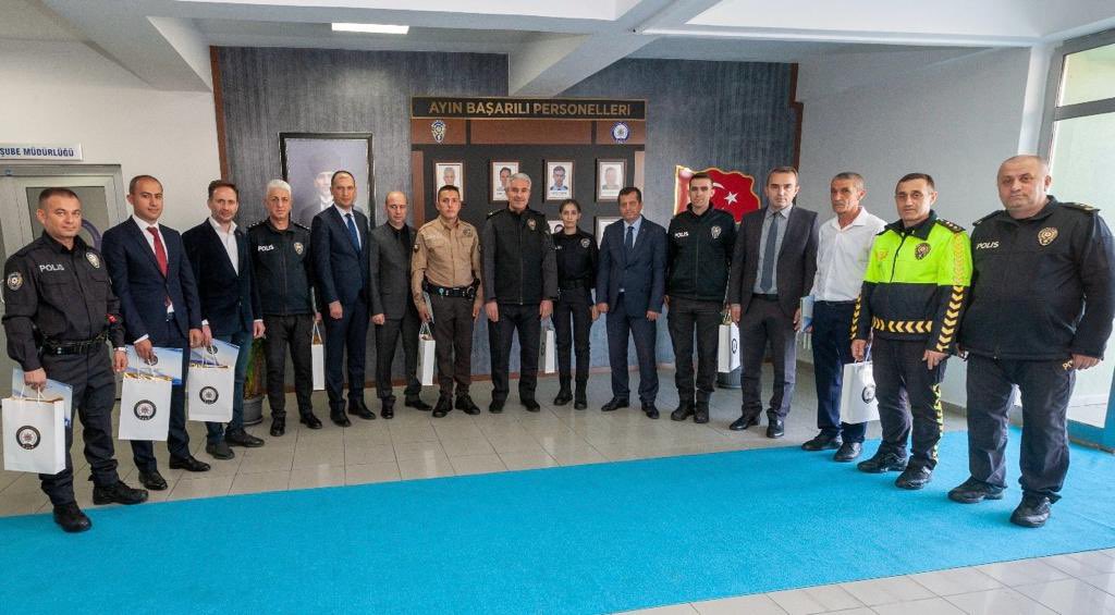 BAŞARILI POLİSLER ÖDÜLLENDİRİLDİ