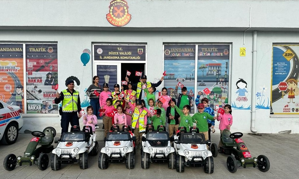 TRAFİĞİ JANDARMA’DAN ÖĞRENDİLER