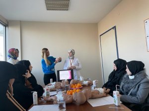 ANNE ADAYLARINA SAĞLIKLI GEBELİK ANLATILDI