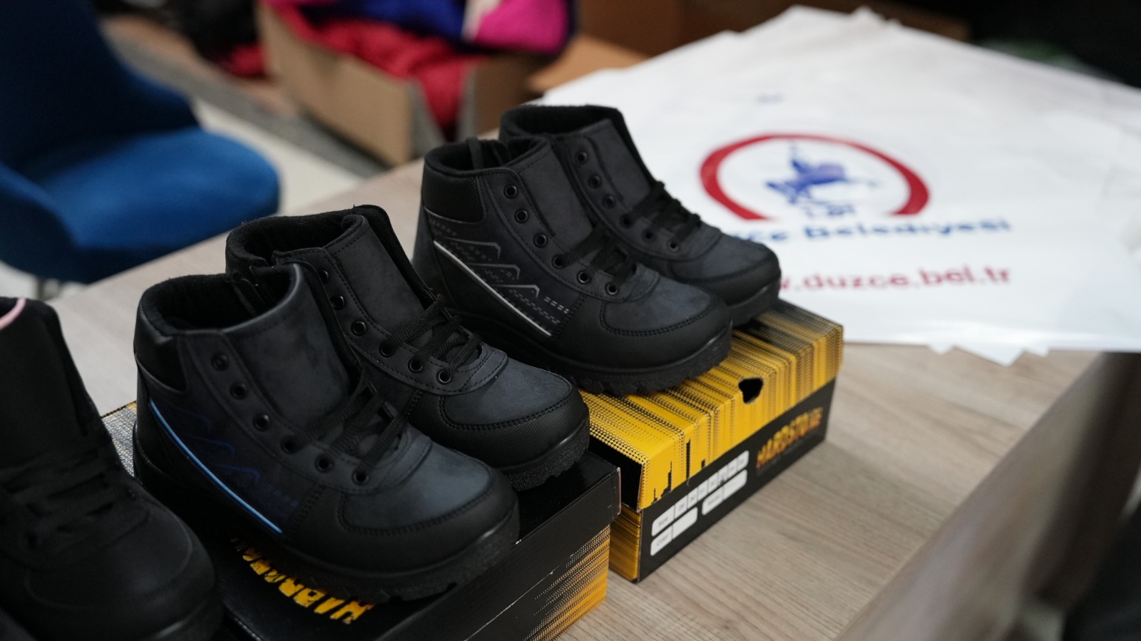 BİN 800 ÇOCUĞUN YÜZÜNÜ GÜLDÜRDÜLER