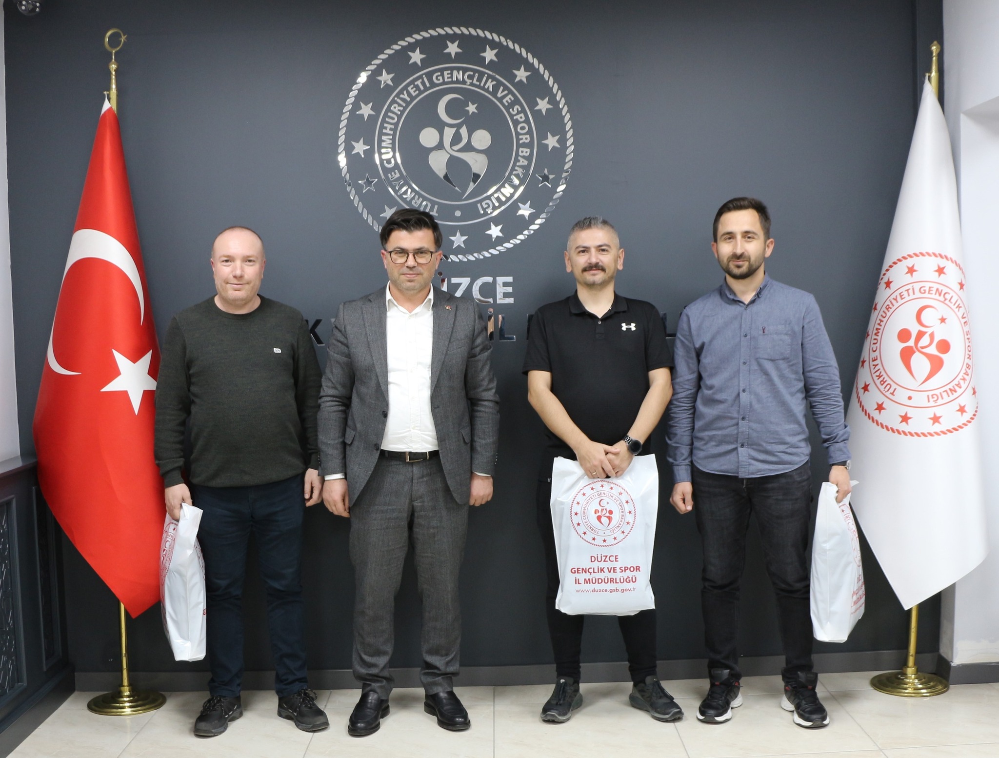 Ayın Personeli Oldular