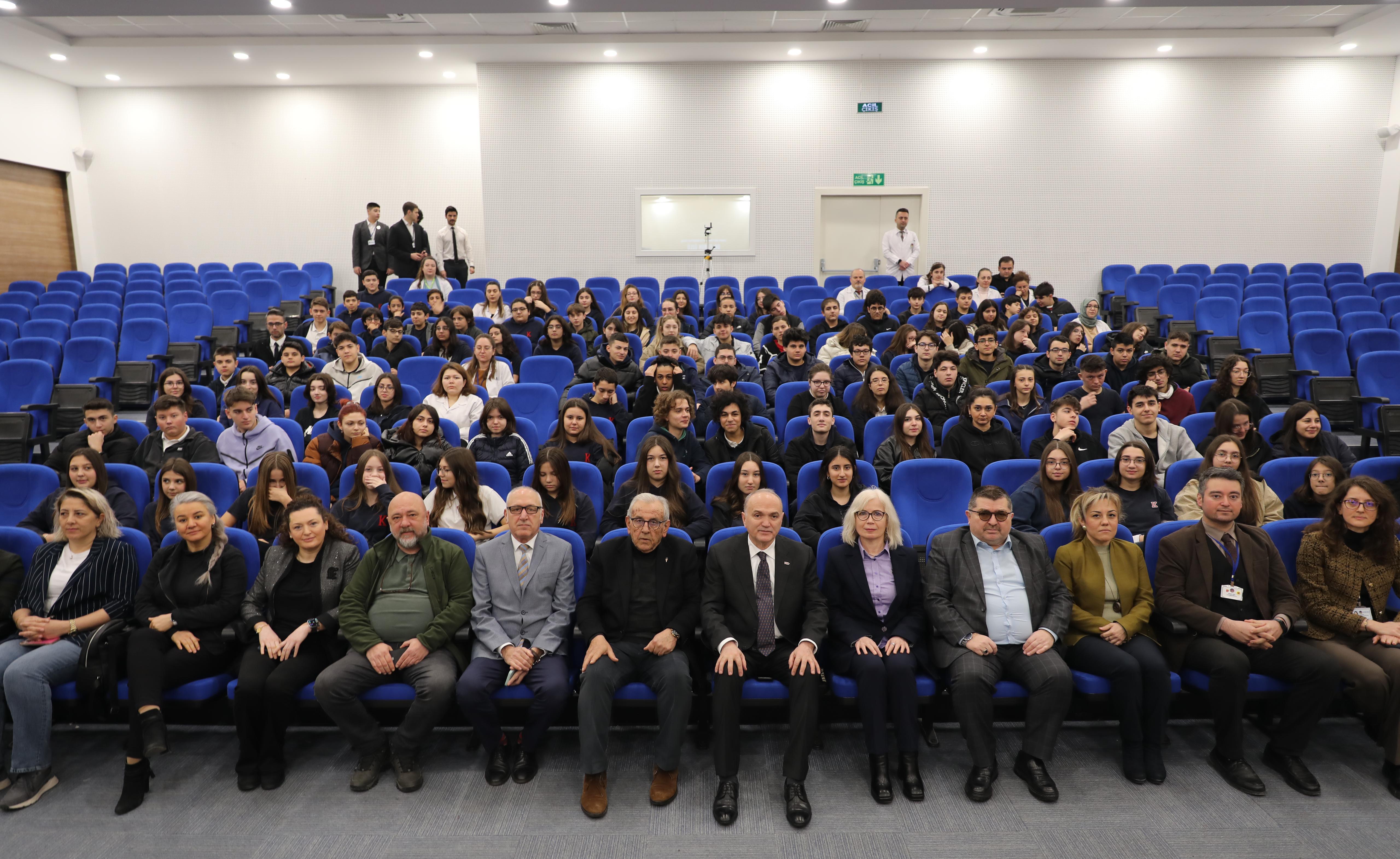 Başkan Özlü TED’li gençlerle buluştu