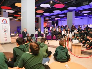 Gençlere gökyüzü ve uzay meslekleri anlatıldı