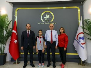 Başkan Özlü, Balkan Şampiyonu Judocu Erva Eren’i ağırladı