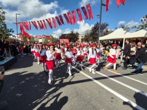 Bahçeşehir Koleji törene renk kattı