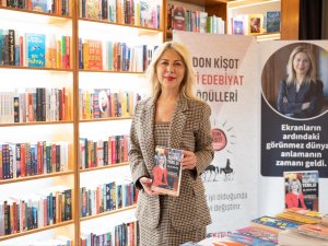 İnternette Dijital Yanılgı kitapçılarda