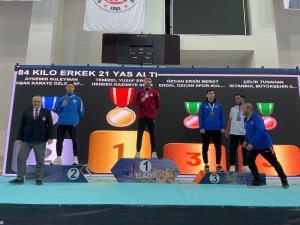 Altın Madalyanın Sahibi Oldu