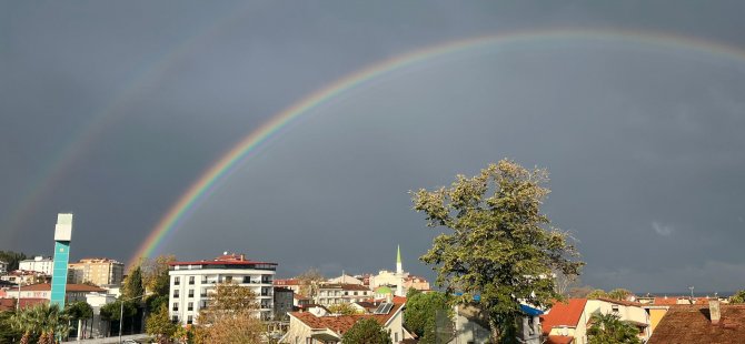 Yağmur sonrası beliren gökkuşağı görsel şölen oluşturdu