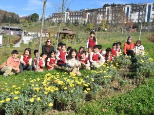 Düzce Üniversitesi botanik bahçesine miniklerden ziyaret