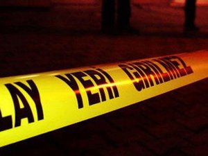 Evlerinde yapılan aramada uyuşturucu ve silah ele geçirildi