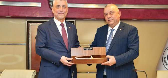 DTSO Başkanı Bıyık’ın ihracat akademisine bakandan destek